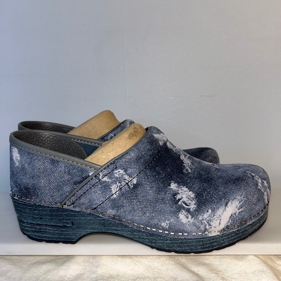 NWOT Dansko | Professional Clogs | Blue Denim Leather | Size 41 or US 10.5 - Picture 1 of 6